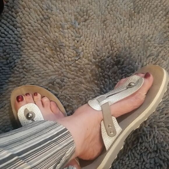 Women's  sandals white and silver well worn - Picture 4 of 10